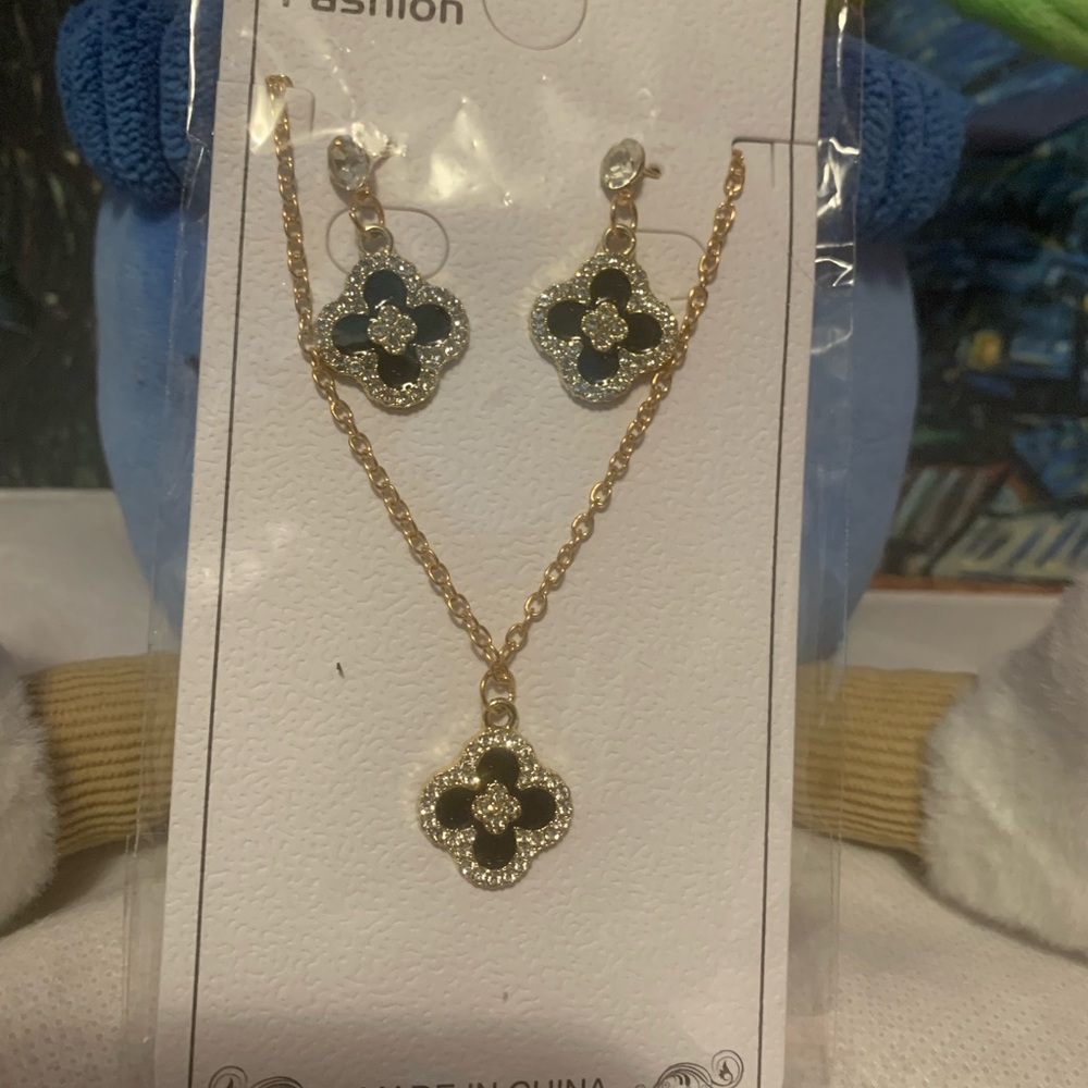 Gold and Black Clover Jewelry Set